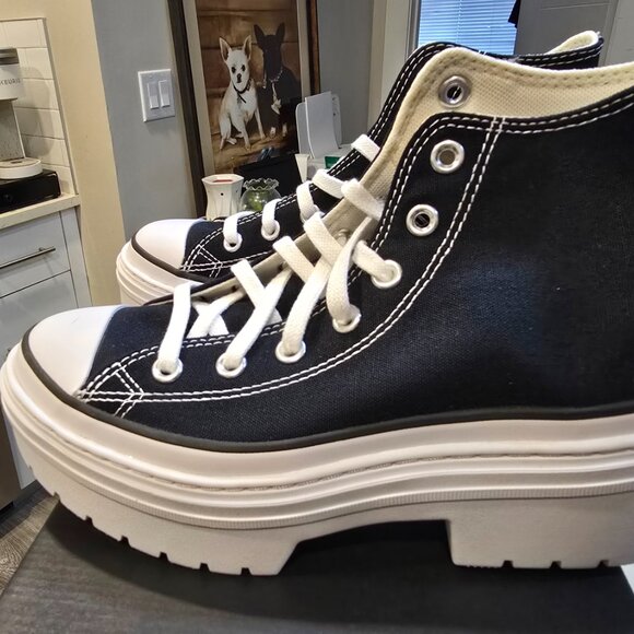 Women’s Converse LUGGED HIGH TOP Chuck Taylor All Star Canvas Size 9 US NEW - Picture 3 of 10